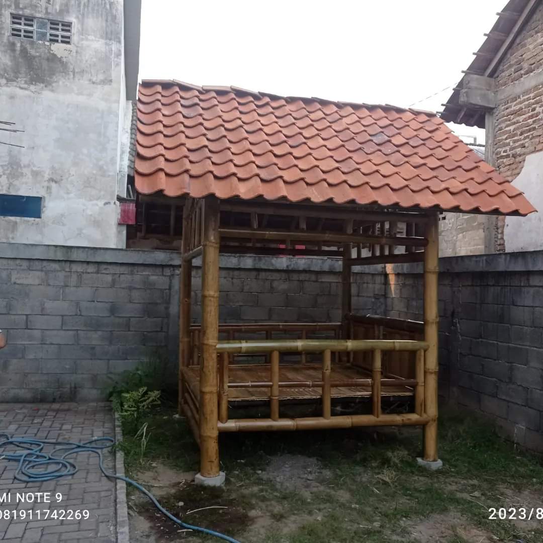 Gazebo bambu ukuran 2 x 2 harga minimalis terjangkau